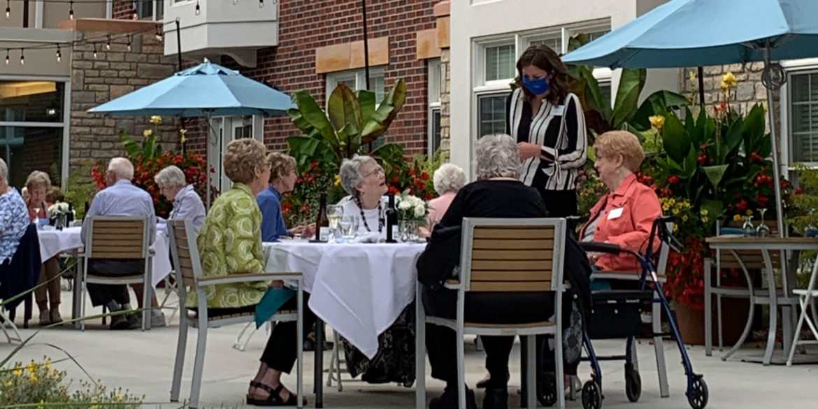 Outdoor Dining at Friendship VIllage of Dublin