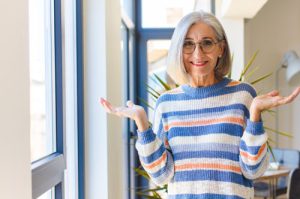 Older woman confused about which senior lifestyle option is right for her.